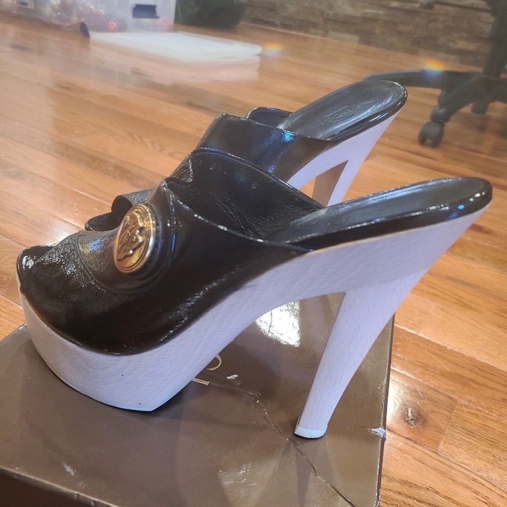 Authentic Gucci clogs